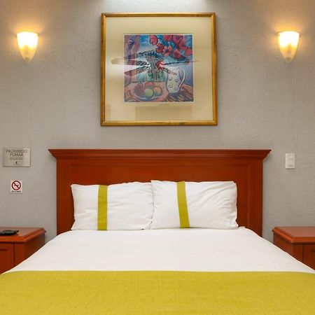Suites Bajio León Kültér fotó